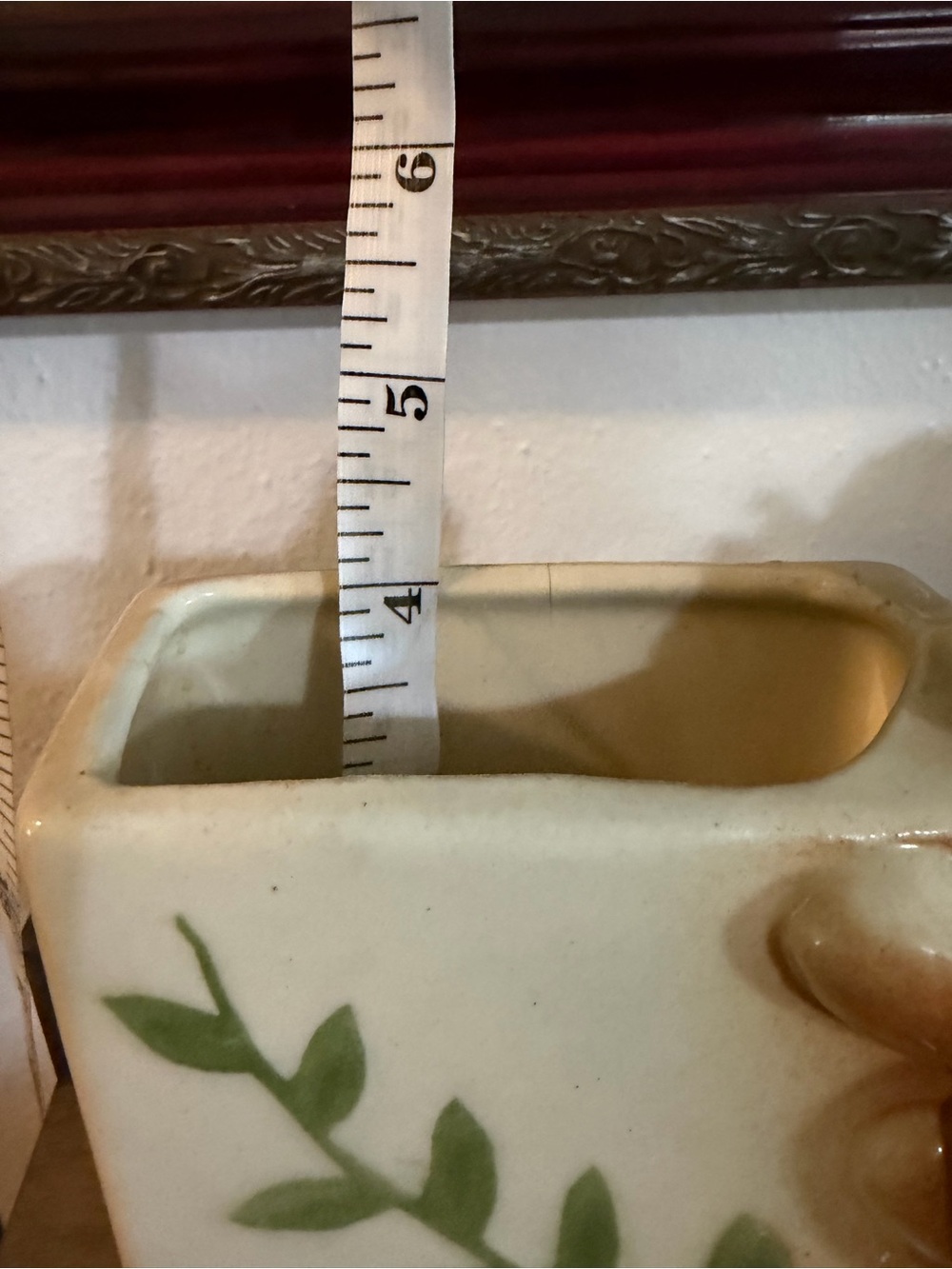 Vintage MCM Ceramic Cat Planter in Cream and Brown with Green Leaf Motif - Picture 10 of 10